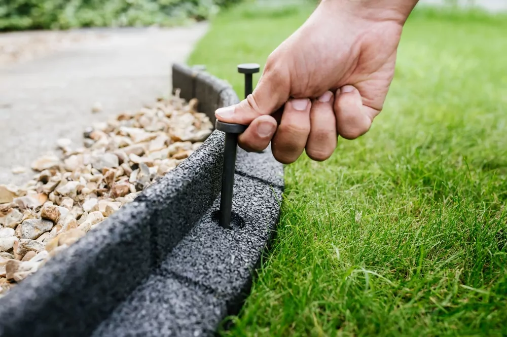 How to install lawn edging